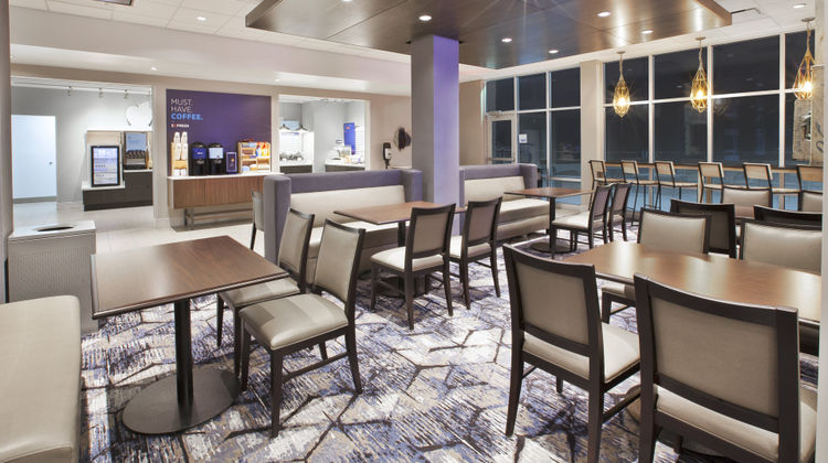 Holiday Inn Express & Suites Okemos MSU Restaurant