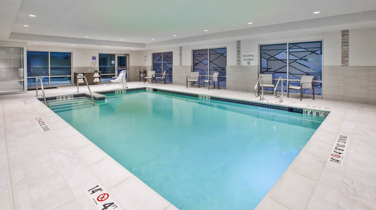 Holiday Inn Express & Suites Okemos MSU Pool