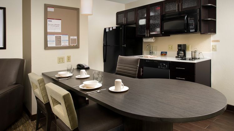 Candlewood Suites Richmond South Room