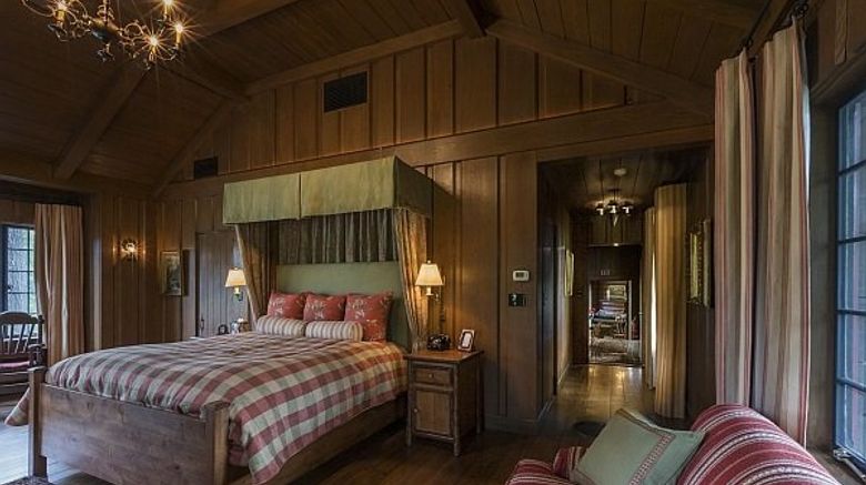 <b>The Point Room</b>. Images powered by <a href="https://www.leonardoworldwide.com/" title="Leonardo Worldwide" target="_blank">Leonardo</a>.
