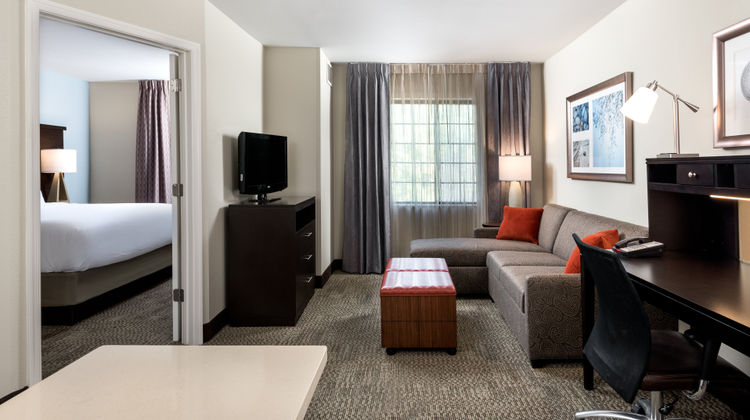Staybridge Suites: Chantilly - Fairfax Suite