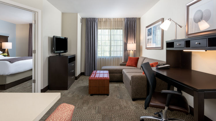 Staybridge Suites: Chantilly - Fairfax Suite