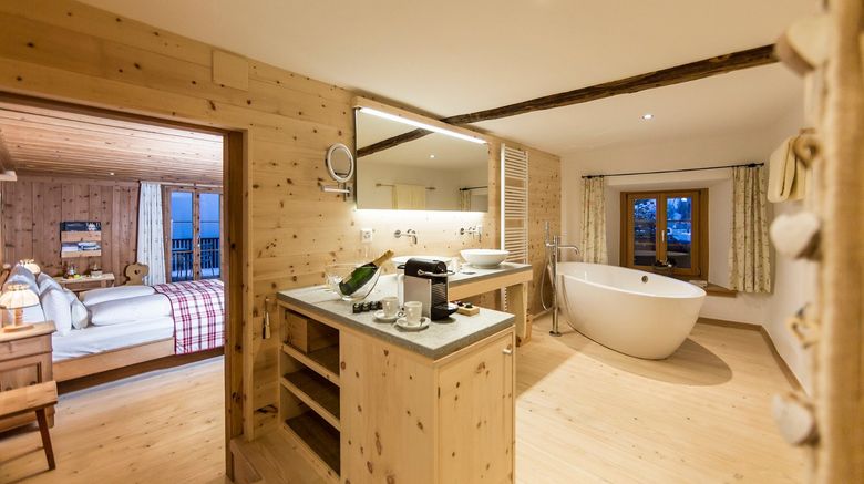 <b>In Lain Hotel Cadonau Suite</b>. Images powered by <a href="https://www.leonardoworldwide.com/" title="Leonardo Worldwide" target="_blank">Leonardo</a>.