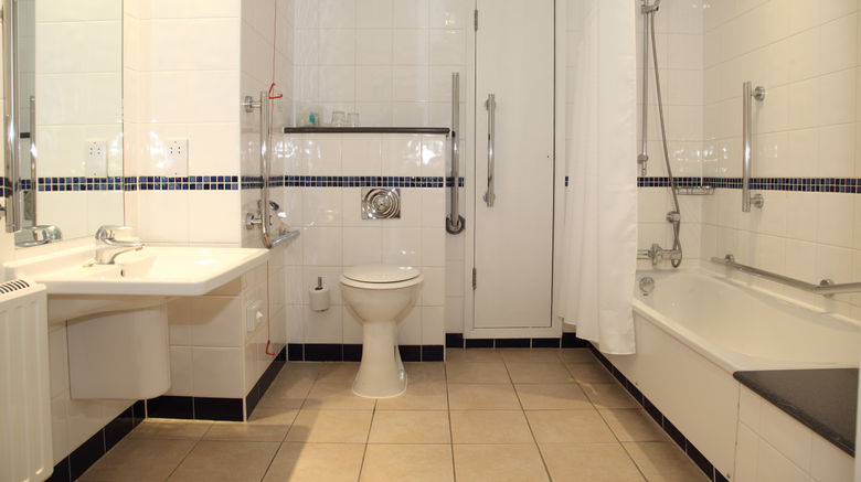 <b>Holiday Inn London Regent's Park Room</b>. Images powered by <a href="https://www.leonardoworldwide.com/" title="Leonardo Worldwide" target="_blank">Leonardo</a>.