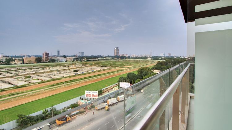 Holiday Inn Bengaluru Racecourse Room