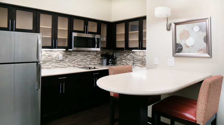 Staybridge Suites Des Moines Downtown Room