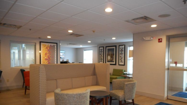 <b>Holiday Inn Express Lobby</b>. Images powered by <a href="https://www.leonardoworldwide.com/" title="Leonardo Worldwide" target="_blank">Leonardo</a>.