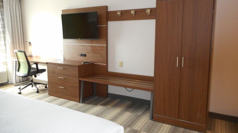 <b>Holiday Inn Express Room</b>. Images powered by <a href="https://www.leonardoworldwide.com/" title="Leonardo Worldwide" target="_blank">Leonardo</a>.