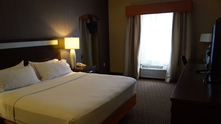 Holiday Inn Express Suite