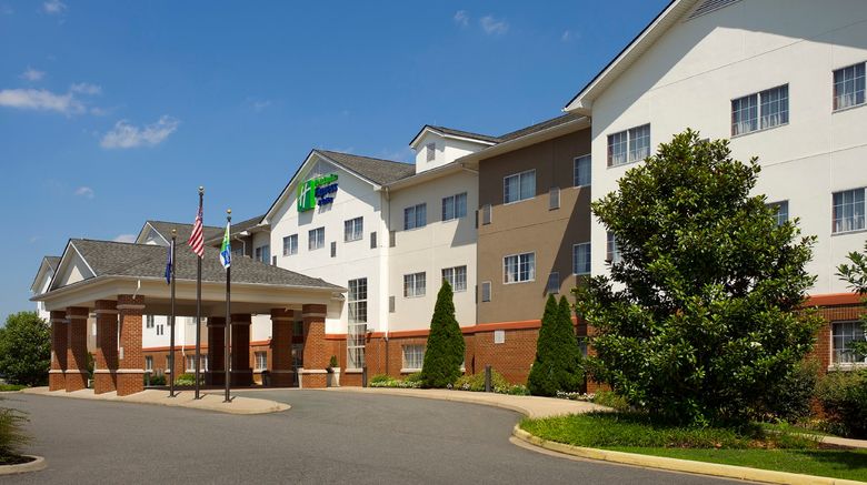 <b>Holiday Inn Express/Stes Charlottesville Exterior</b>. Images powered by <a href="https://www.leonardoworldwide.com/" title="Leonardo Worldwide" target="_blank">Leonardo</a>.