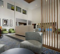 Holiday Inn Express/Stes Charlottesville Lobby