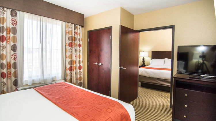 Holiday Inn Express/Stes University Area Suite