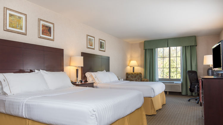 Holiday Inn Express Haskell-Wayne Area Room