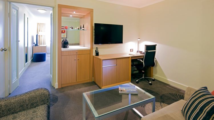 Holiday Inn Parramatta Suite