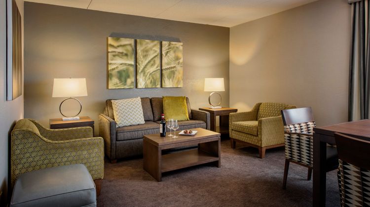 Holiday Inn Winnipeg South Suite