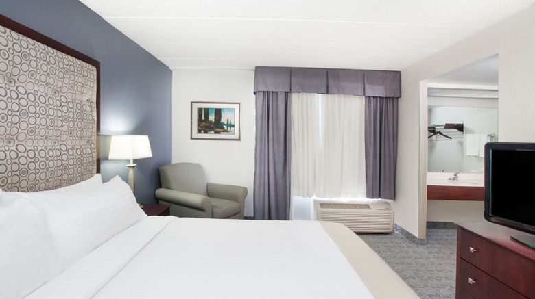 <b>Holiday Inn Hotel & Suites Suite</b>. Images powered by <a href="https://www.leonardoworldwide.com/" title="Leonardo Worldwide" target="_blank">Leonardo</a>.