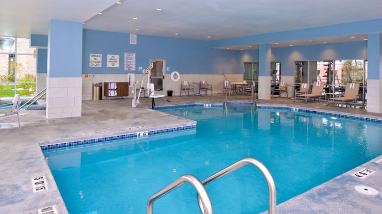 Holiday Inn Express & Suites Madison Pool