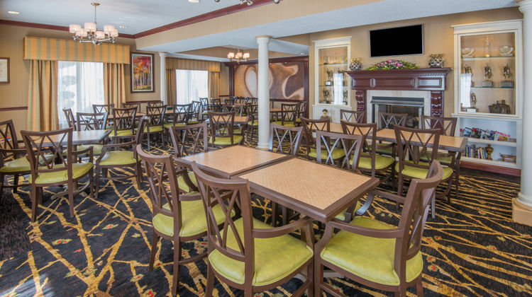 Holiday Inn Express & Suites Restaurant