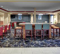 Holiday Inn Express & Suites Ashland Lobby
