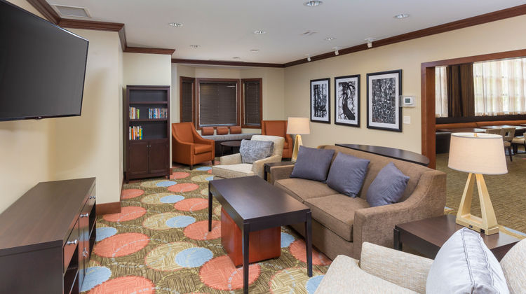 Staybridge Suites, Canton Lobby