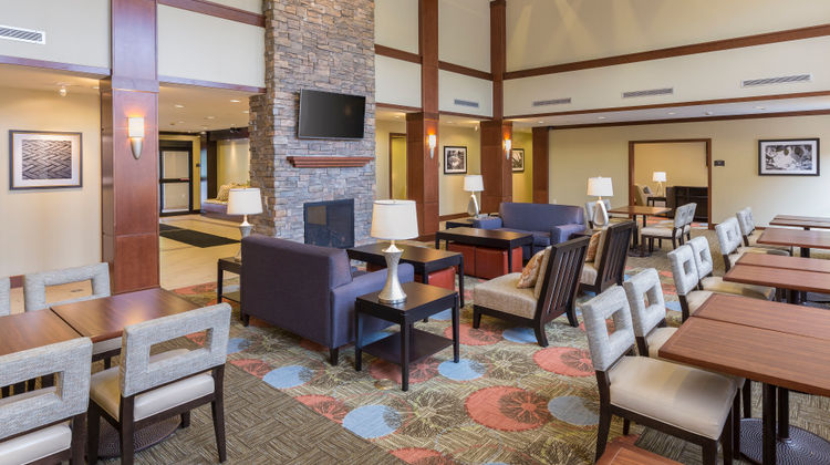 Staybridge Suites, Canton Lobby