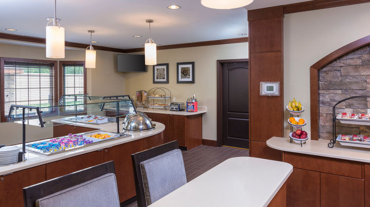 Staybridge Suites, Canton Restaurant