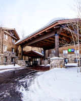 Holiday Inn Express Hotel & Suites