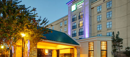 Holiday Inn Express & Stes Buckhead Exterior