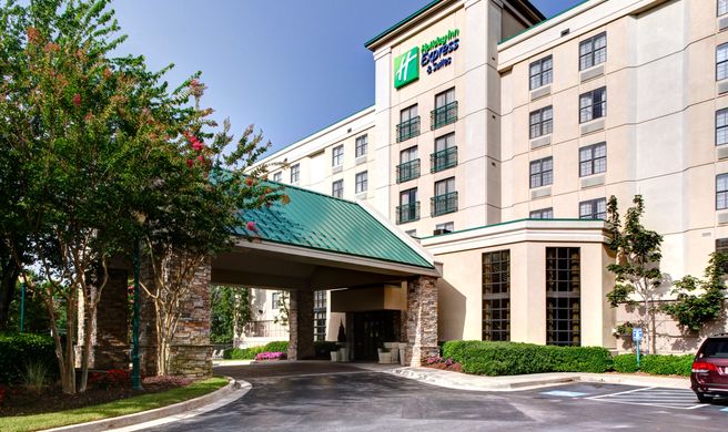 Holiday Inn Express & Stes Buckhead Exterior