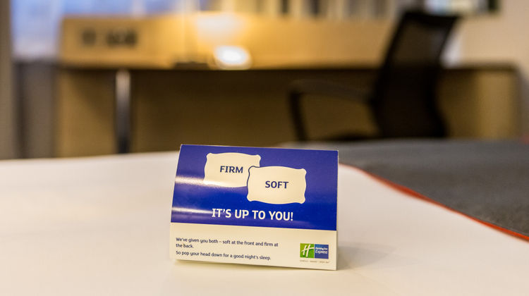 Holiday Inn Express Watford Junction Room