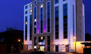 Holiday Inn Express Watford Junction