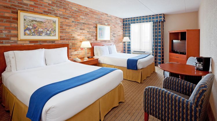 Holiday Inn Express Toronto East Room