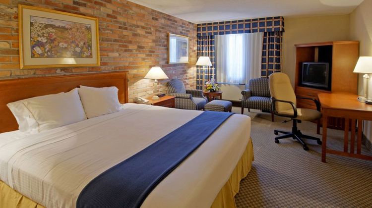 Holiday Inn Express Toronto East Room