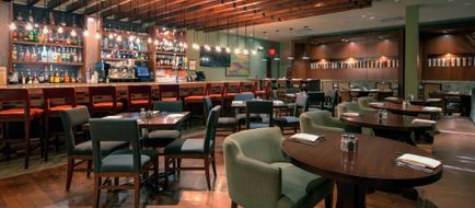 Crowne Plaza Glen Ellyn-Lombard-Downers Lobby