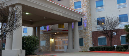Holiday Inn Express Hotel & Suites Exterior