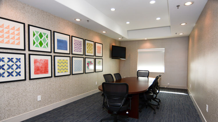 Holiday Inn Express Hotel & Suites Meeting