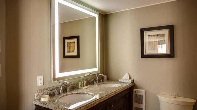 Holiday Inn Sudbury Room