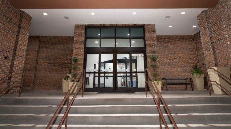 Holiday Inn Express Pensacola Downtown Exterior