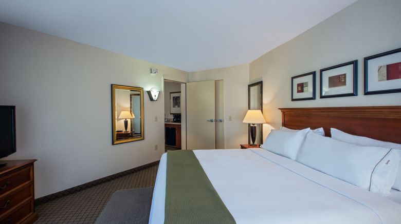 <b>Holiday Inn Express Suite</b>. Images powered by <a href="https://www.leonardoworldwide.com/" title="Leonardo Worldwide" target="_blank">Leonardo</a>.