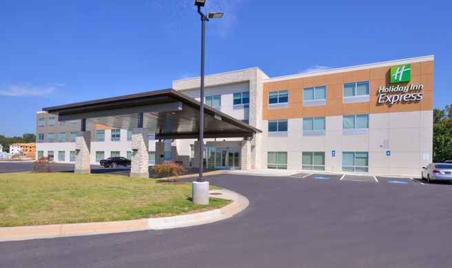 Holiday Inn Express Bethlehem/Winder Exterior