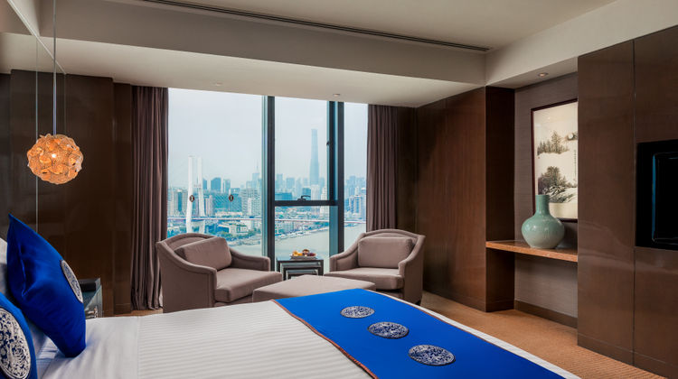 InterContinental Shanghai Expo Suite