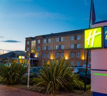 Holiday Inn Express Cardiff Bay Exterior