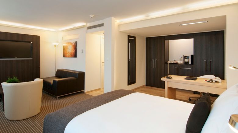 <b>Crowne Plaza Zurich Suite</b>. Images powered by <a href="https://www.leonardoworldwide.com/" title="Leonardo Worldwide" target="_blank">Leonardo</a>.