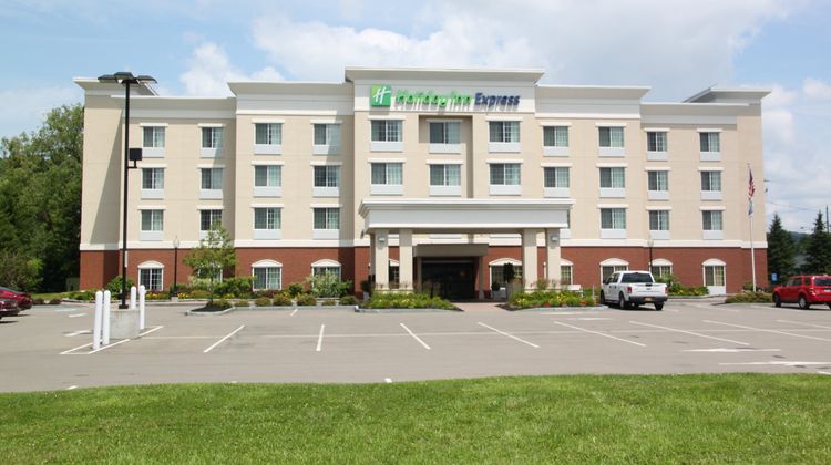 Holiday Inn Express Exterior