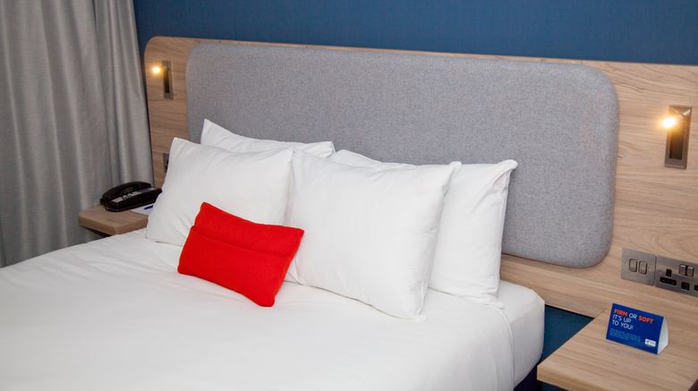 <b>Holiday Inn Express Cardiff Bay Room</b>. Images powered by <a href="https://www.leonardoworldwide.com/" title="Leonardo Worldwide" target="_blank">Leonardo</a>.