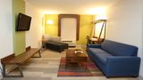 Holiday Inn Express/Suites Newport News Suite