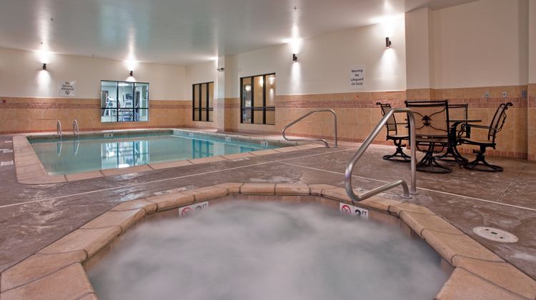 Holiday Inn Express & Suites Rolla Pool