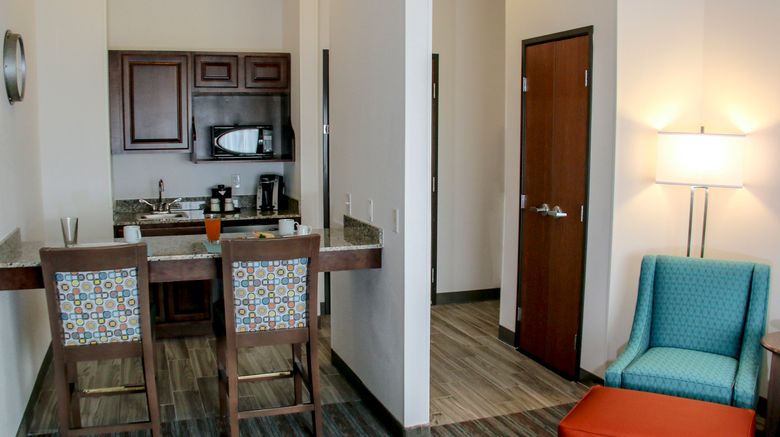 <b>Holiday Inn & Suites Denver Tech Center Suite</b>. Images powered by <a href="https://www.leonardoworldwide.com/" title="Leonardo Worldwide" target="_blank">Leonardo</a>.