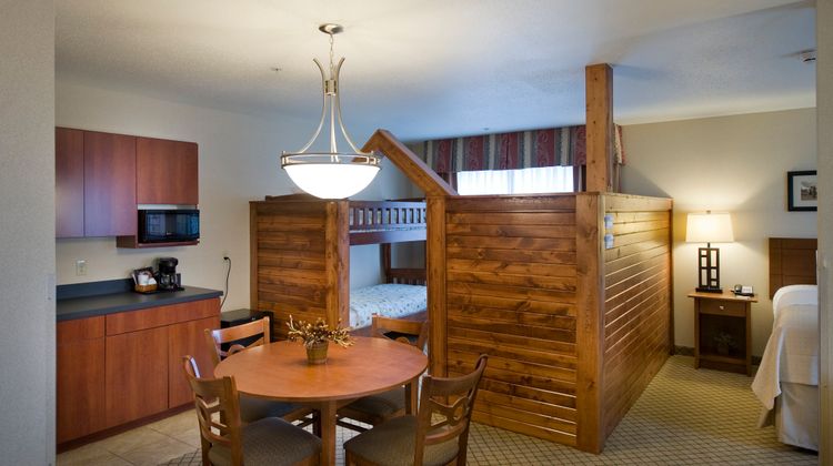 Holiday Inn Suite