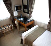 Royal Adelaide Hotel Room